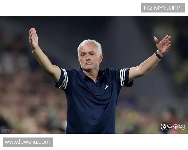 足球帅哥老球星风采依旧 经典瞬间定格时光的魅力与坚韧